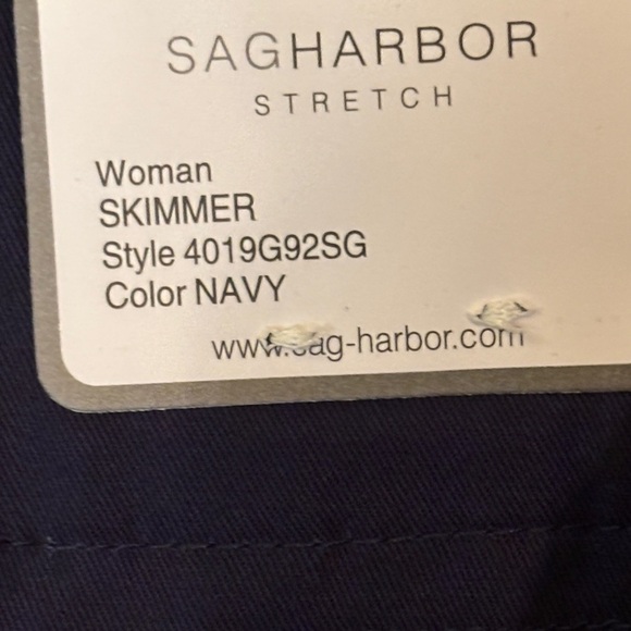 Sag Harbor Women’s Navy Shorts Skimmer Stretch Slimming Solution Size 24W NWT - Picture 3 of 6